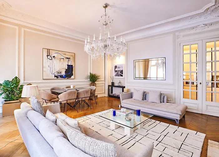 Chic Haussmann Lägenhet Paris