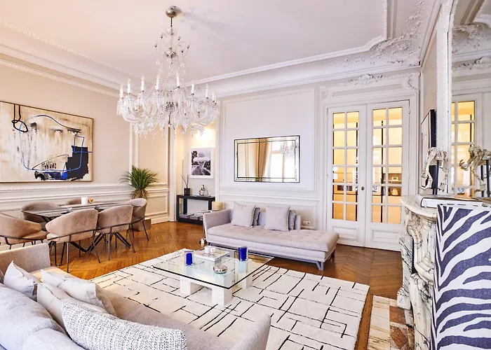 Chic Haussmann Lägenhet Paris