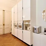 Chic Haussmann Lägenhet *