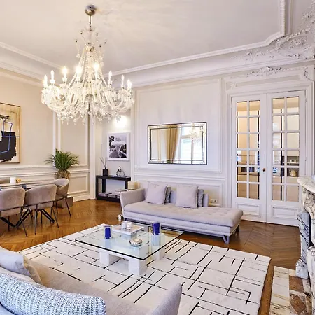 Chic Haussmann Apartment *