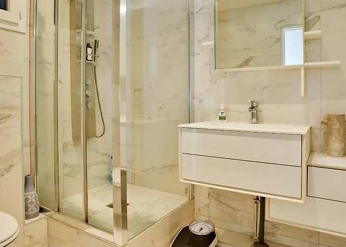 Chic Haussmann Apartment Paris