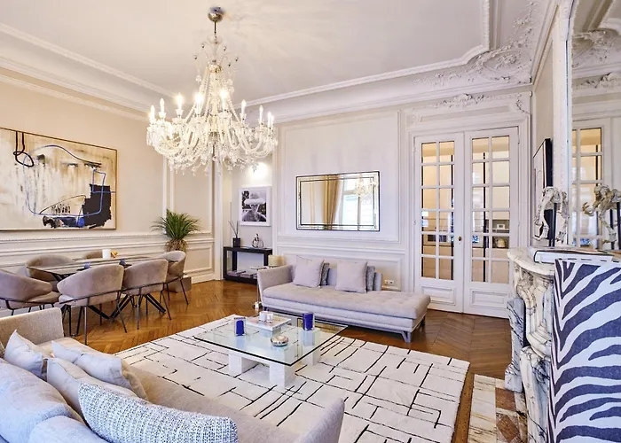 Chic Haussmann Apartment *
