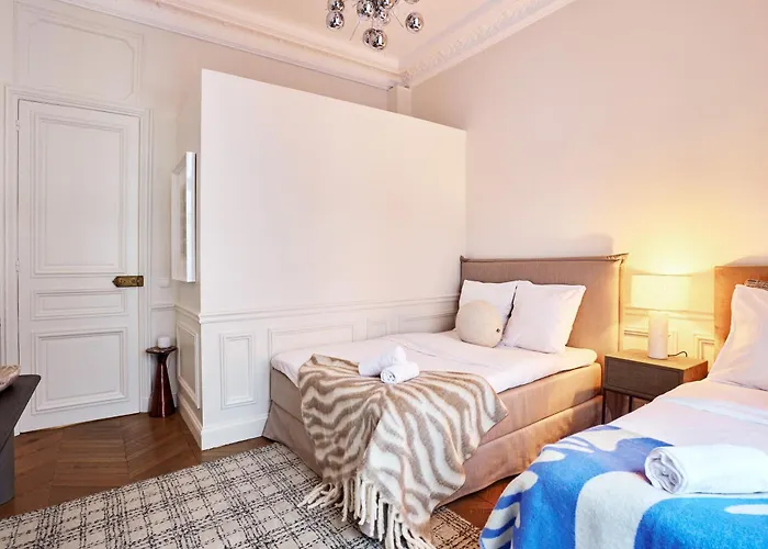 Chic Haussmann Apartment