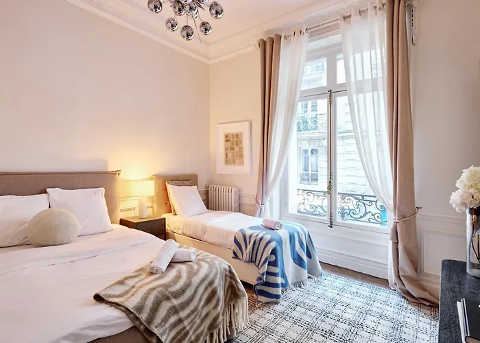 Chic Haussmann Apartment Paris