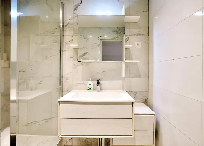 Chic Haussmann Apartment